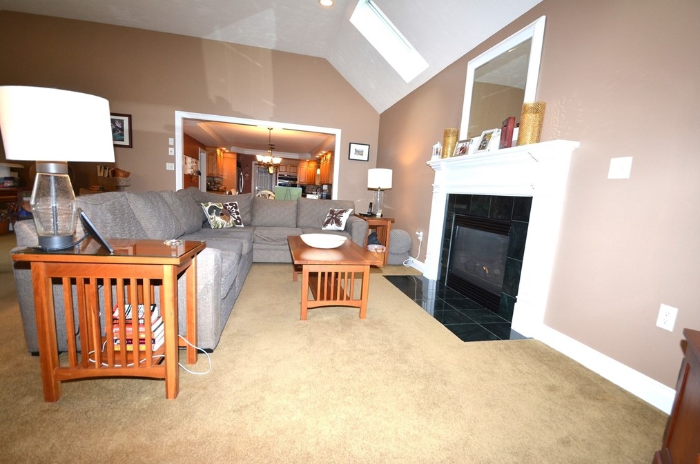 141 Eastgate Rd, Tewksbury MA 01876-1266 exterior