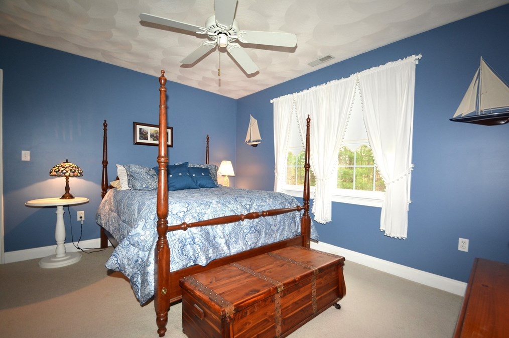 141 Eastgate Rd, Tewksbury MA 01876-1266 exterior