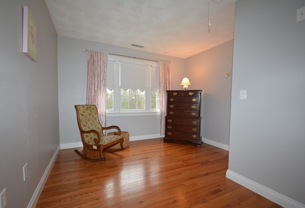 141 Eastgate Rd, Tewksbury MA 01876-1266 exterior