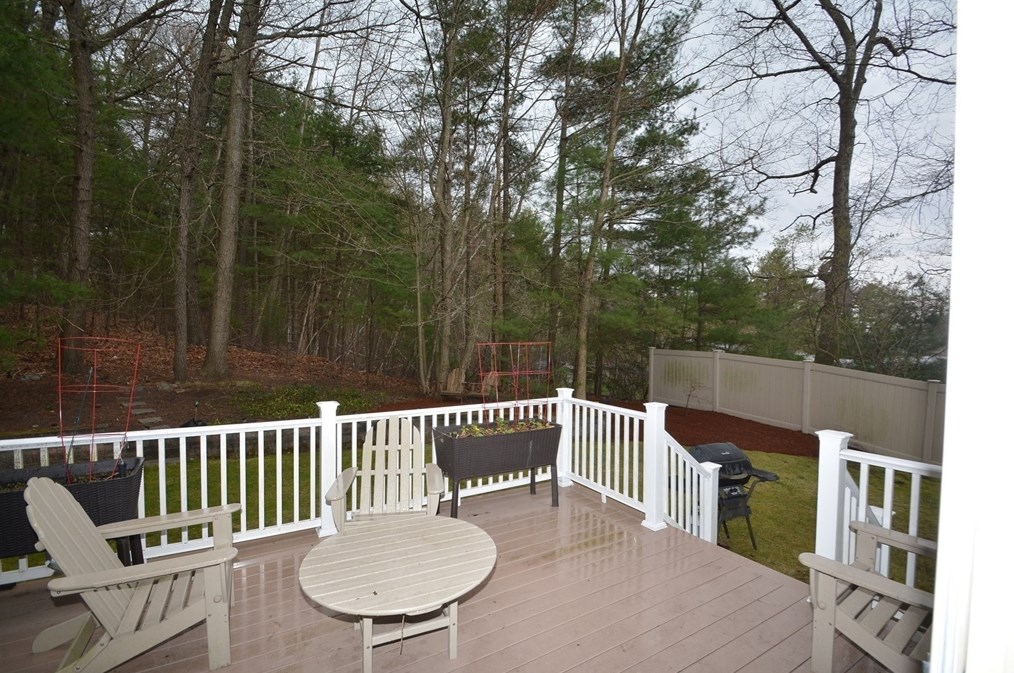 141 Eastgate Rd, Tewksbury MA 01876-1266 exterior