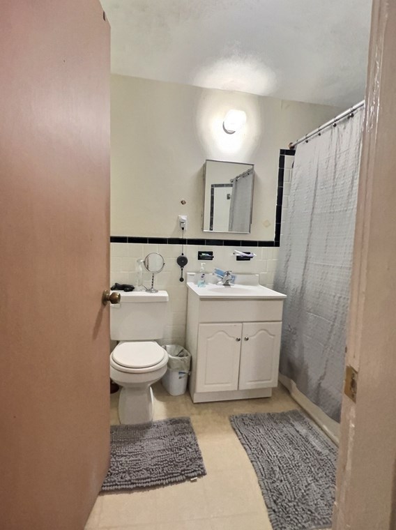 1390 Beacon St, Brookline MA 02446-2837 exterior