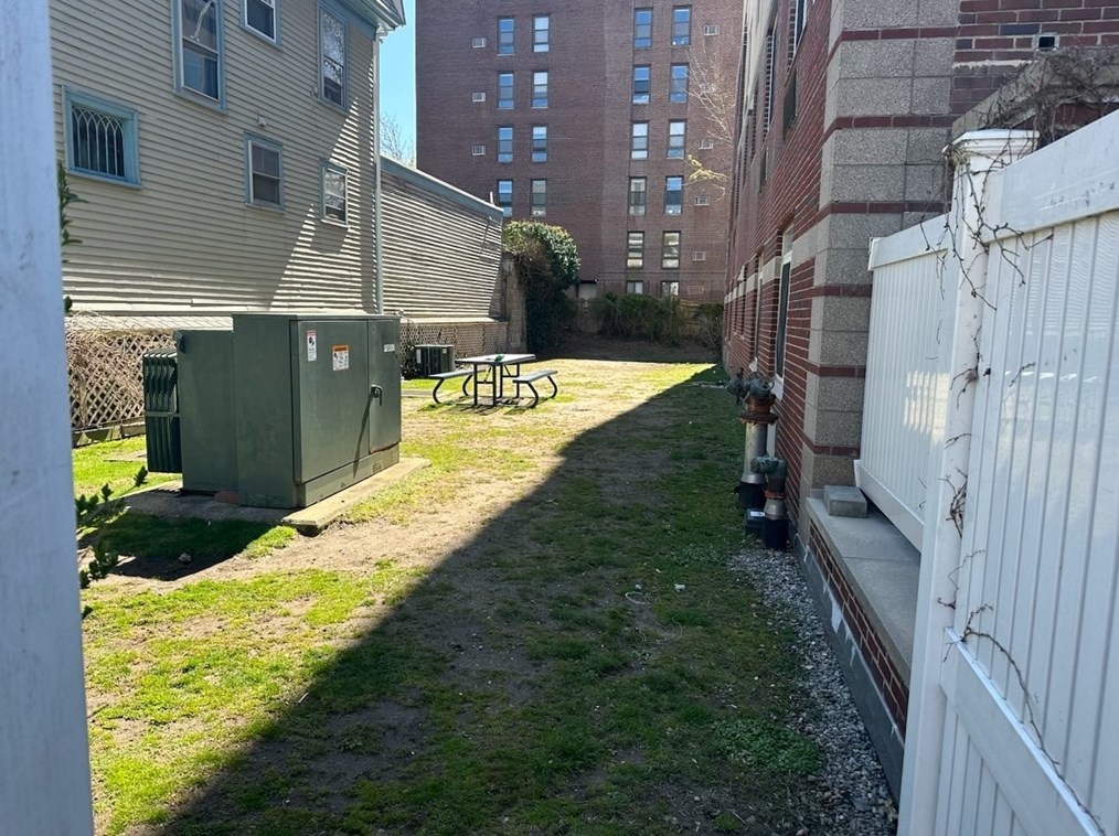 332 Franklin St, Cambridge MA  02139-3198 exterior