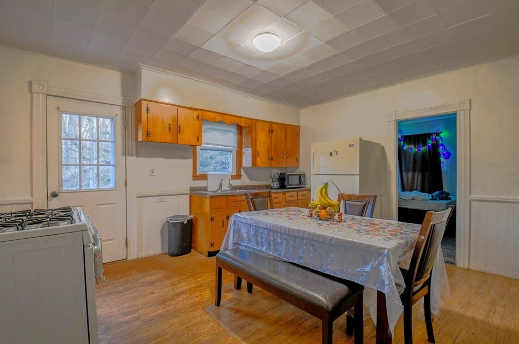 47 Mayland St, Fitchburg MA 01420-2820 exterior