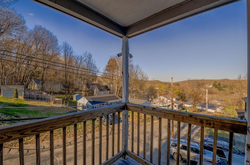 47 Mayland St, Fitchburg MA 01420-2820 exterior