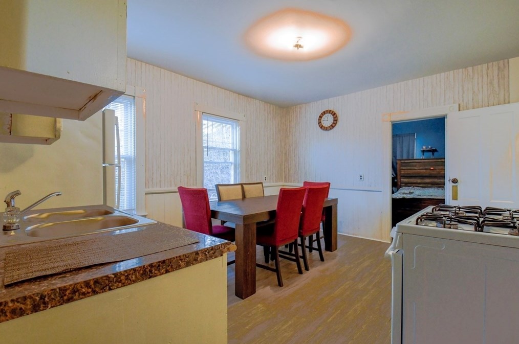 47 Mayland St, Fitchburg MA 01420-2820 exterior