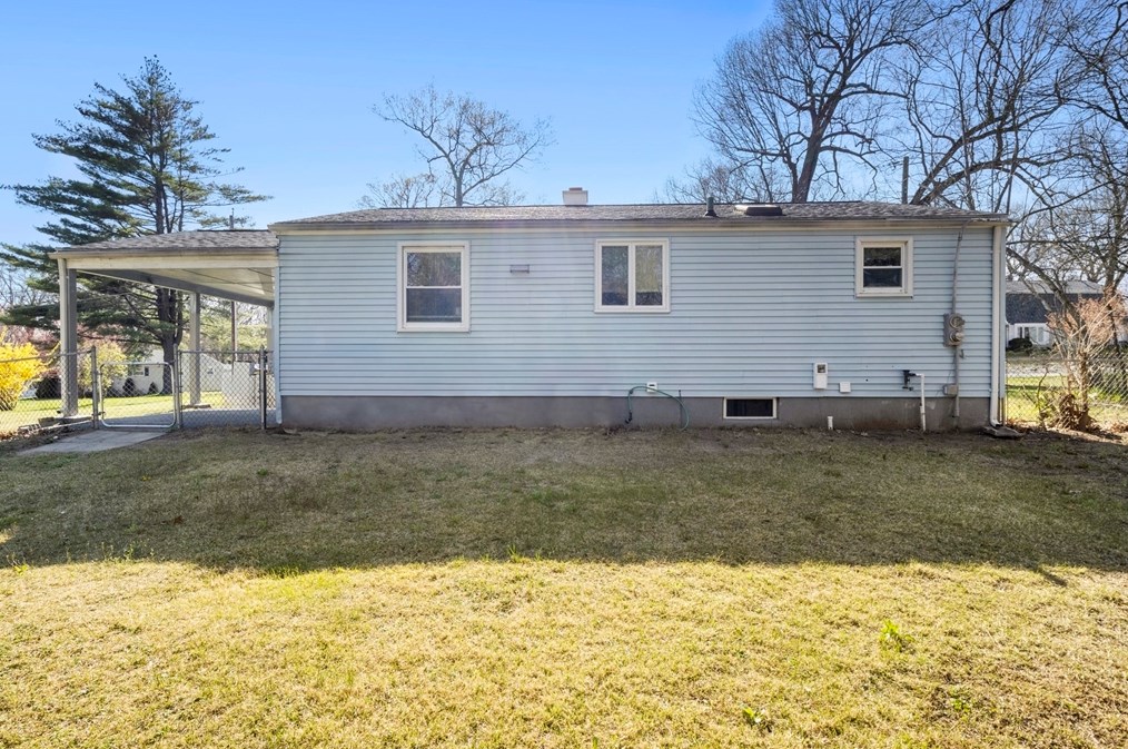 165 Sawmill Rd, Springfield MA  01118-1724 exterior