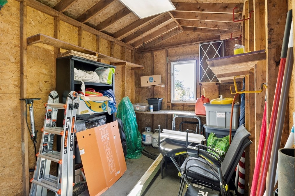 165 Sawmill Rd, Springfield MA  01118-1724 exterior