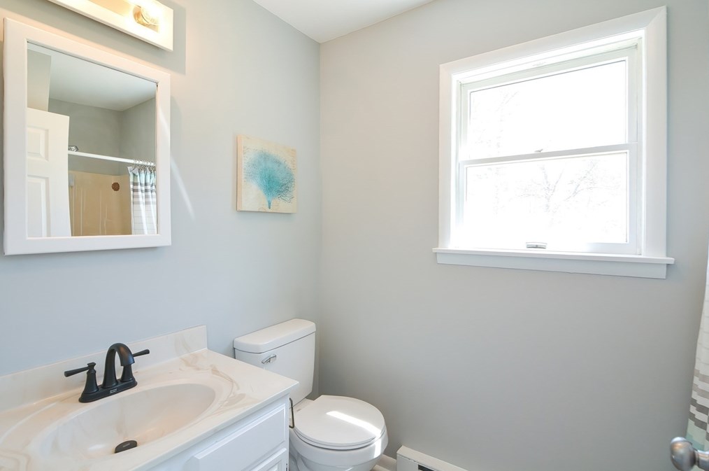 369 Thompson Rd, Webster MA  01570-1505 exterior