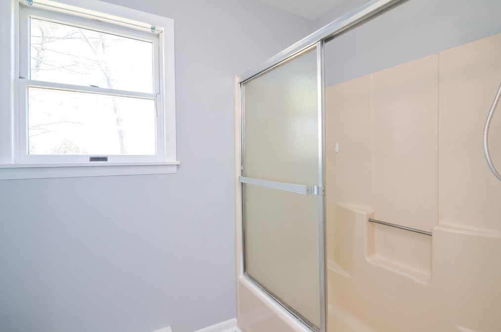 369 Thompson Rd, Webster MA  01570-1505 exterior