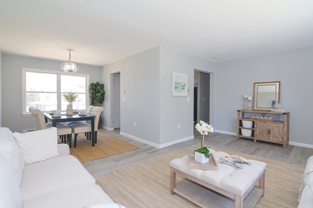 369 Thompson Rd, Webster MA  01570-1505 exterior