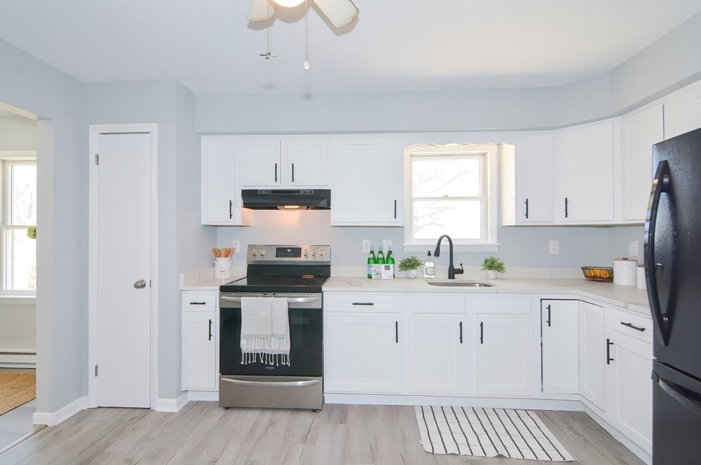 369 Thompson Rd, Webster MA  01570-1505 exterior