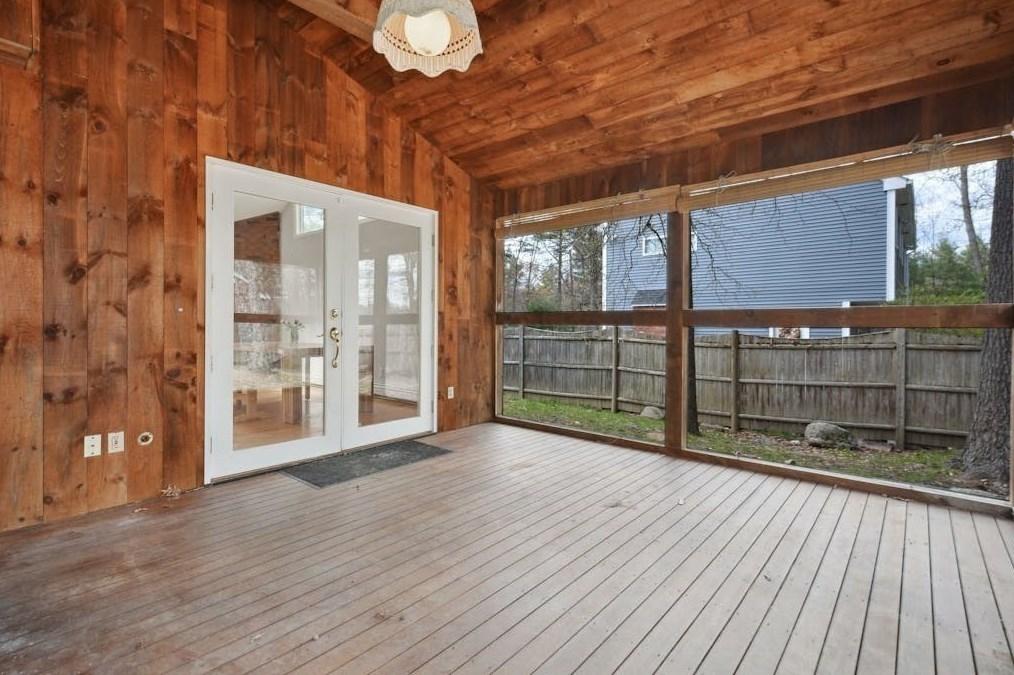 232 Howard St, Northborough MA  01532-1321 exterior