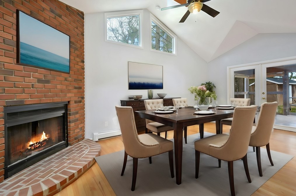 232 Howard St, Northborough MA  01532-1321 exterior