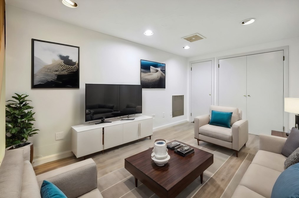 232 Howard St, Northborough MA  01532-1321 exterior