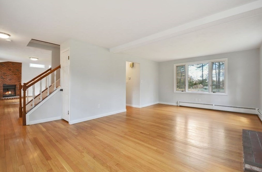 232 Howard St, Northborough MA  01532-1321 exterior