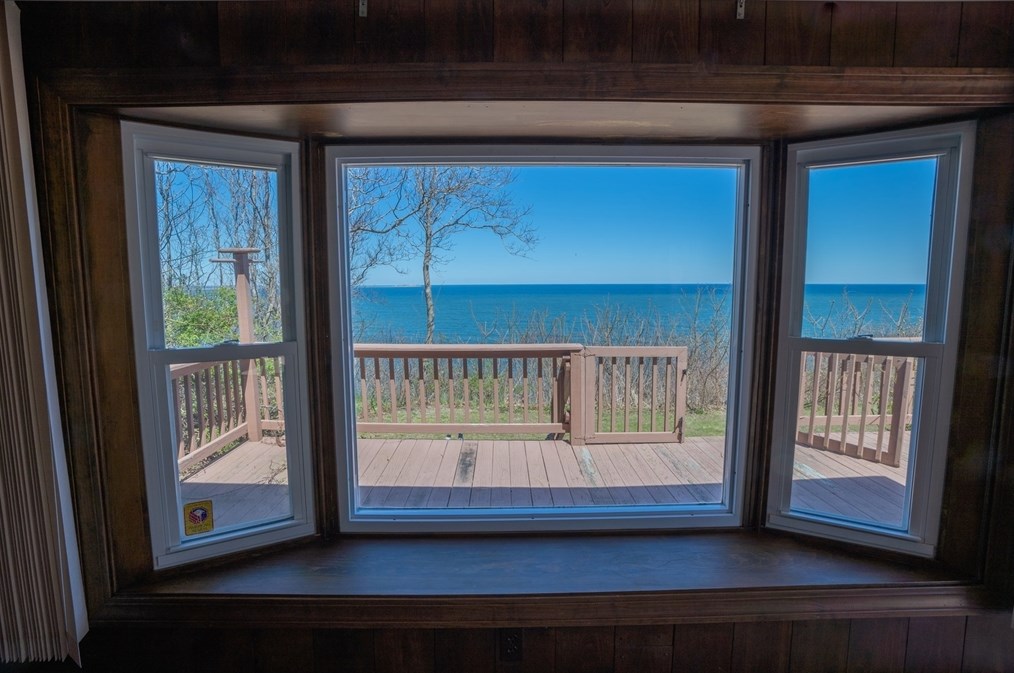 156 Bay Shr Dr, Plymouth MA 02360-2070 exterior