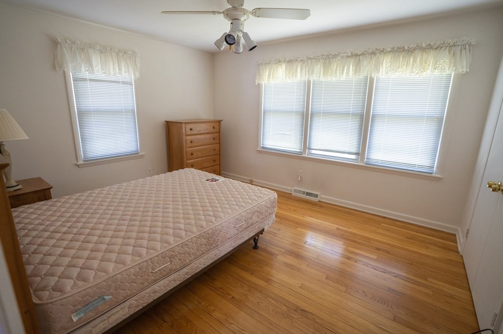 156 Bay Shr Dr, Plymouth MA 02360-2070 exterior