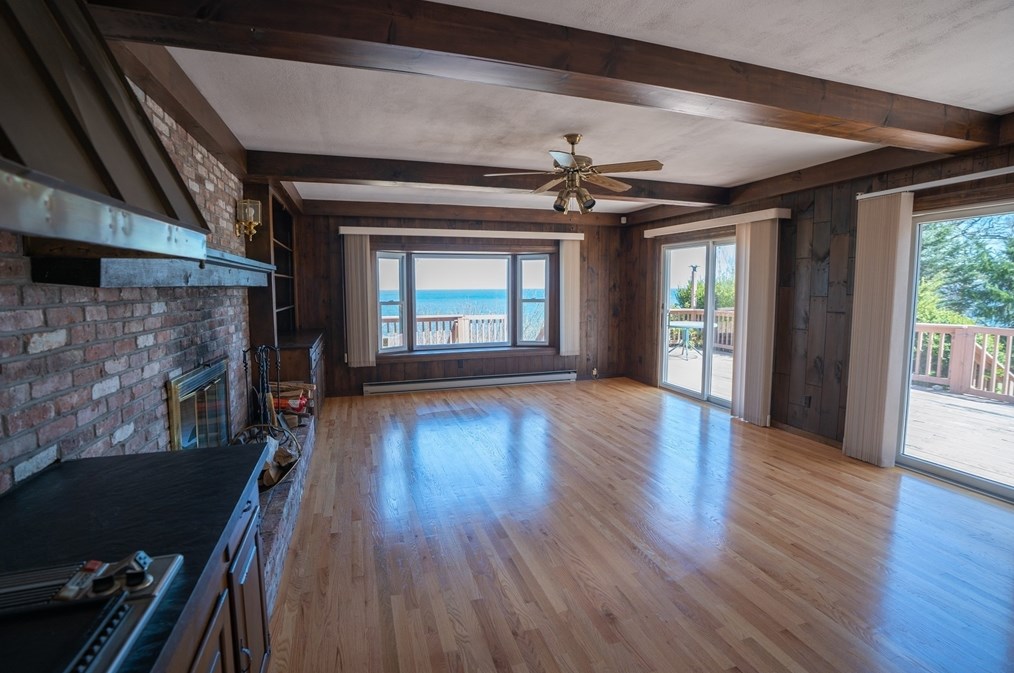 156 Bay Shr Dr, Plymouth MA 02360-2070 exterior