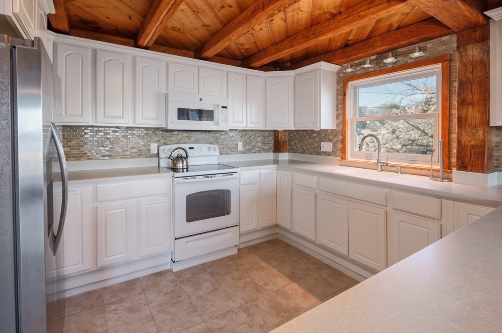 71 Willow Rd, Nahant MA 01908-1306 exterior