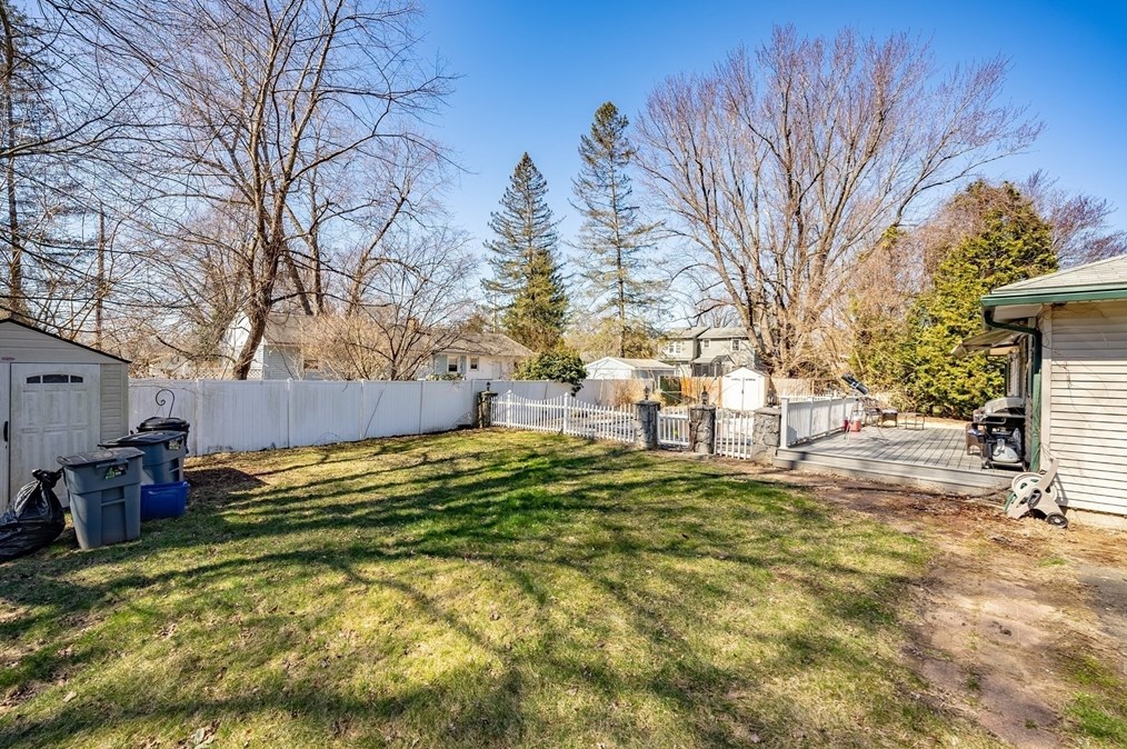 81 Richview Ave, South Hadley MA 01075-2026 exterior