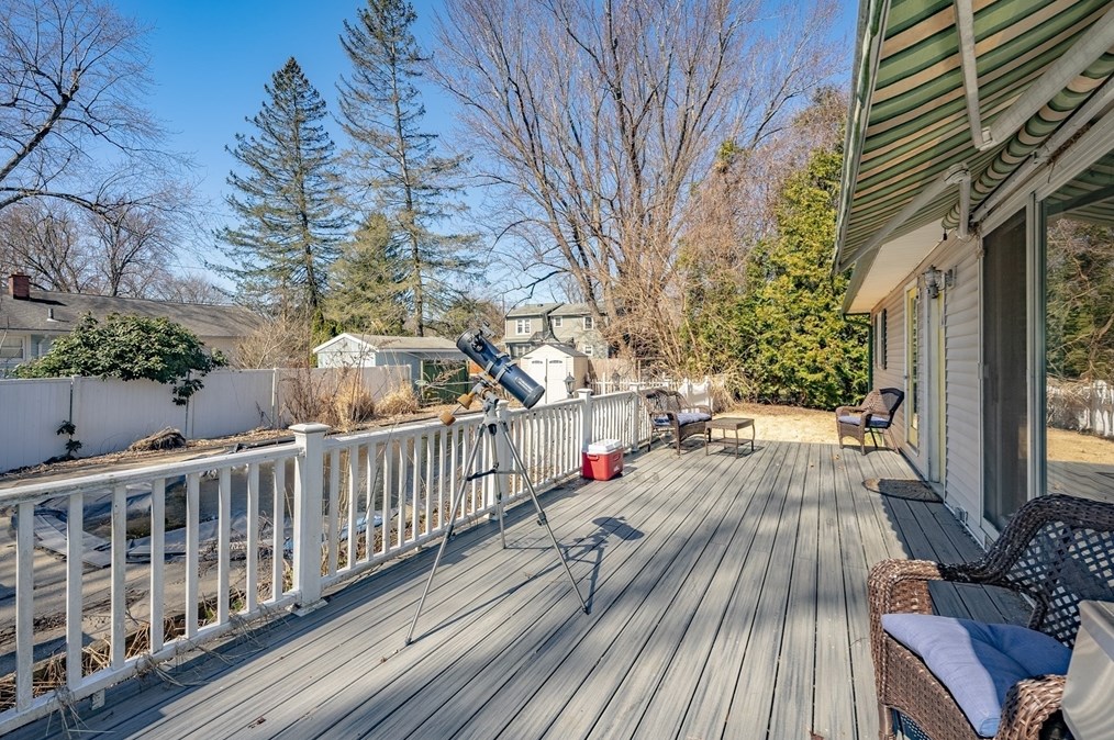 81 Richview Ave, South Hadley MA 01075-2026 exterior