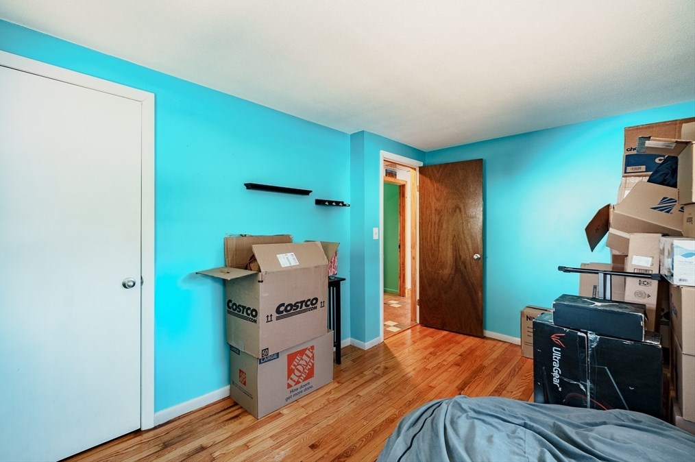 81 Richview Ave, South Hadley MA 01075-2026 exterior