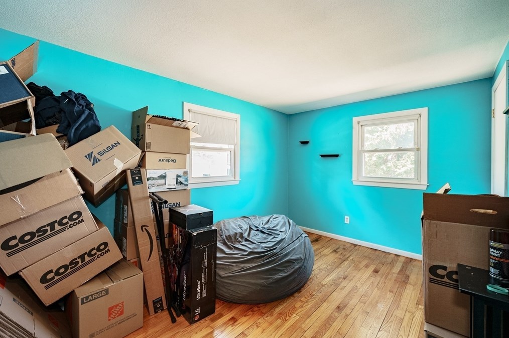 81 Richview Ave, South Hadley MA 01075-2026 exterior