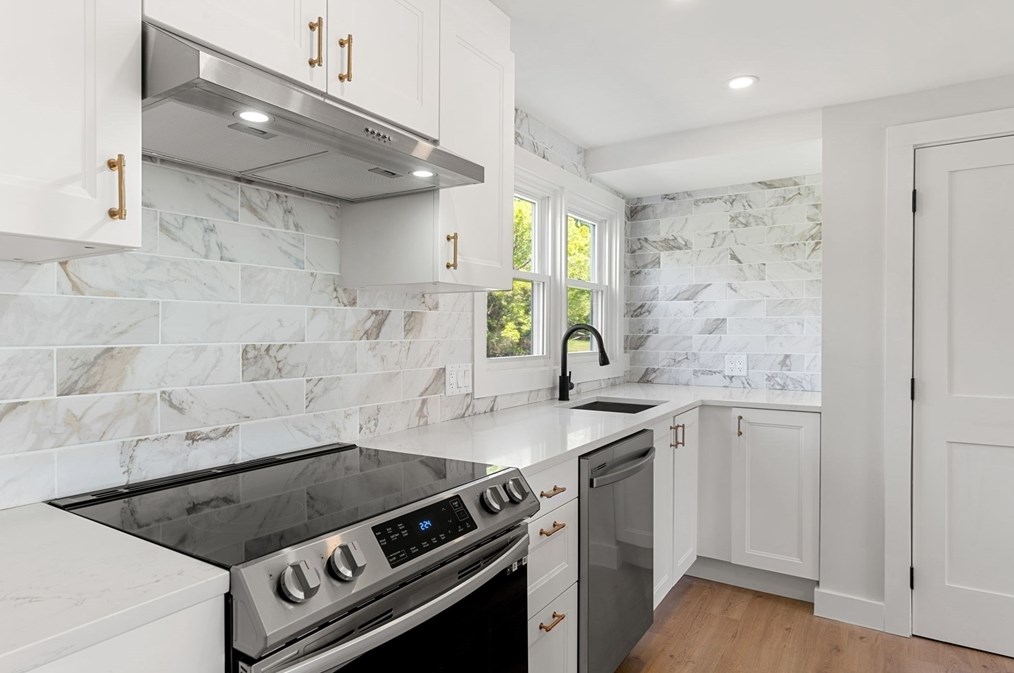 81 Burley St, Danvers MA 01923-2330 exterior