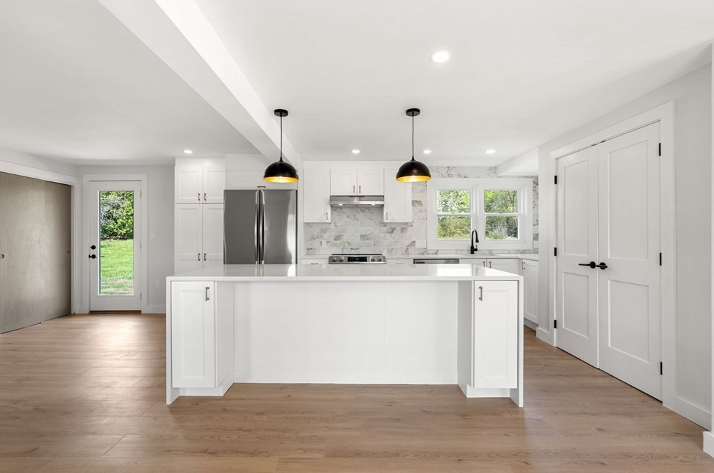 81 Burley St, Danvers MA  01923-2330 exterior