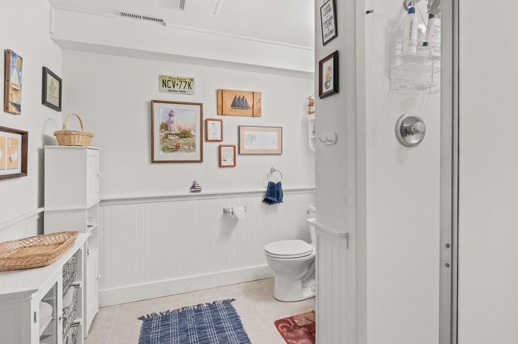 222 Chippingstone Rd, Chatham MA 02633-1201 exterior