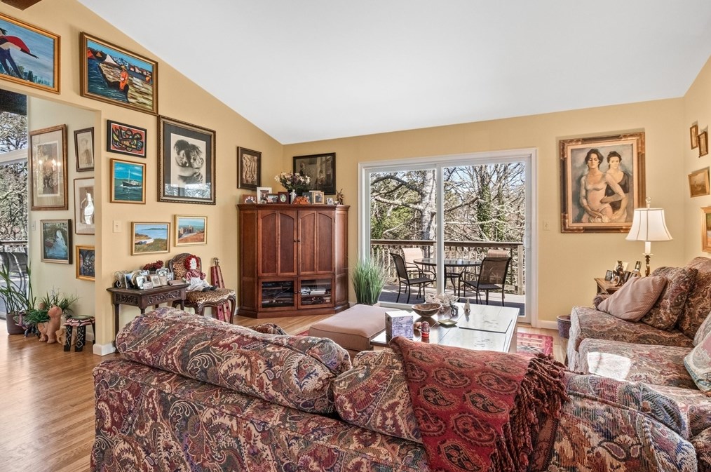 222 Chippingstone Rd, Chatham MA 02633-1201 exterior