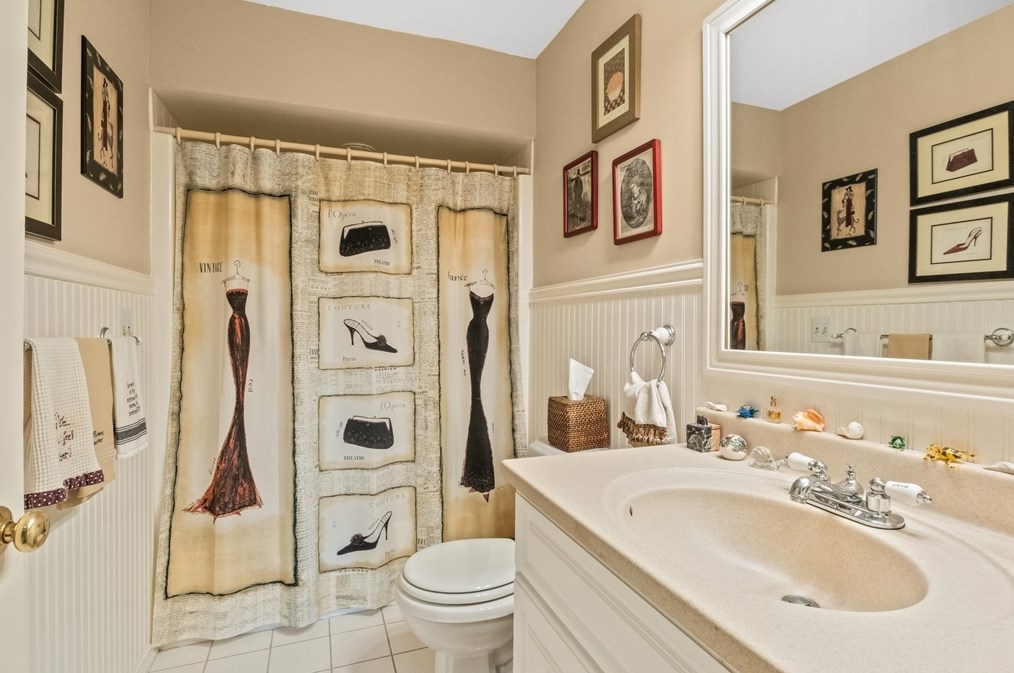 222 Chippingstone Rd, Chatham MA 02633-1201 exterior