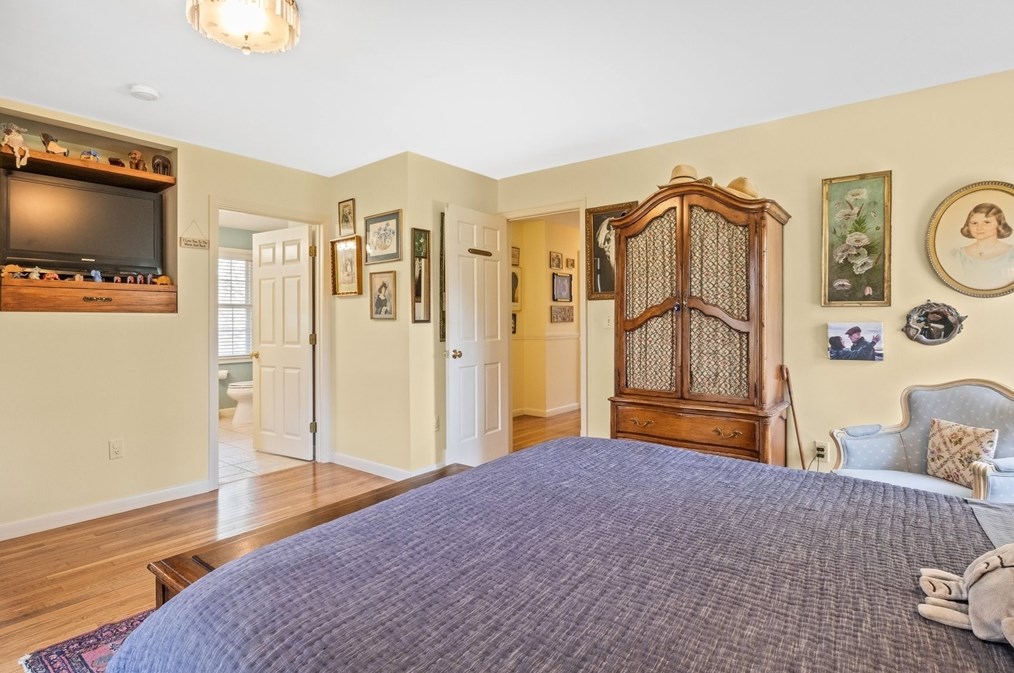 222 Chippingstone Rd, Chatham MA 02633-1201 exterior