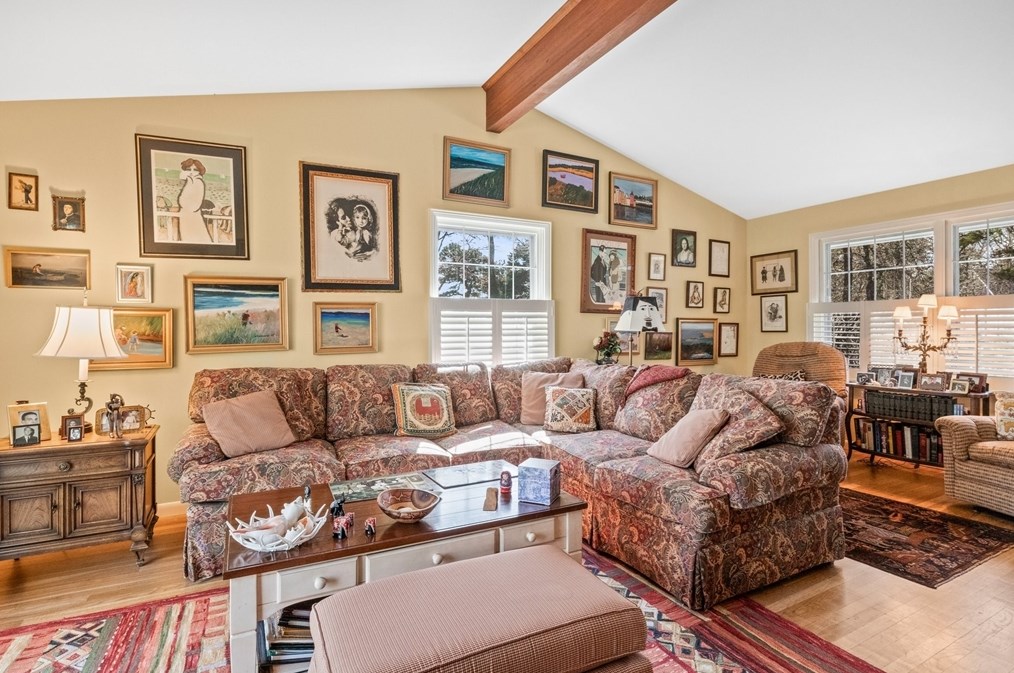 222 Chippingstone Rd, Chatham MA 02633-1201 exterior