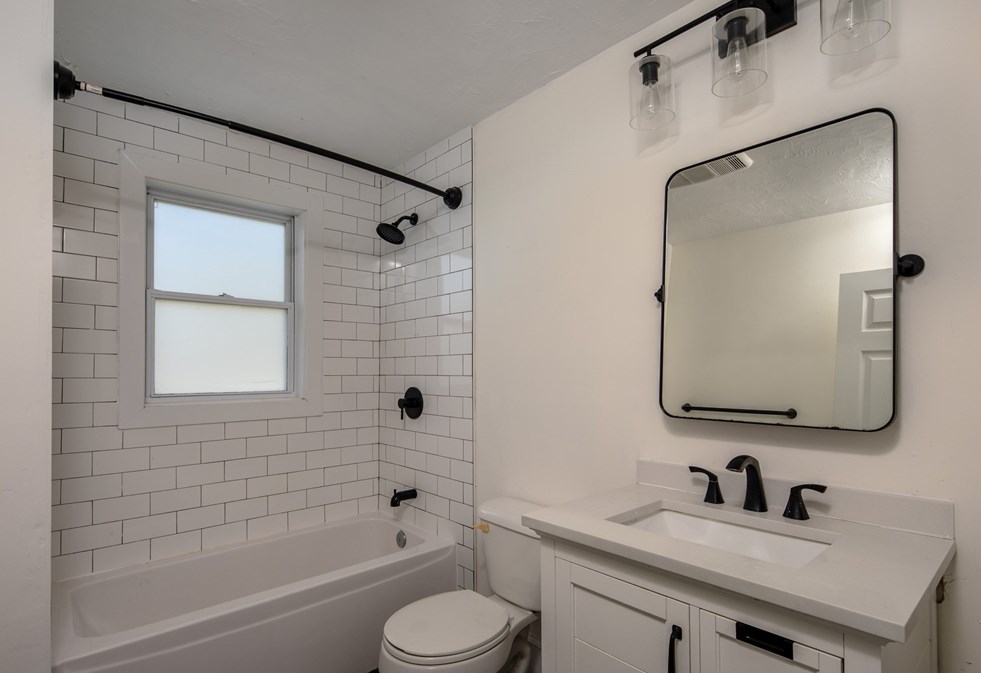 35 Highland Rd, Wareham MA 02571-1443 exterior