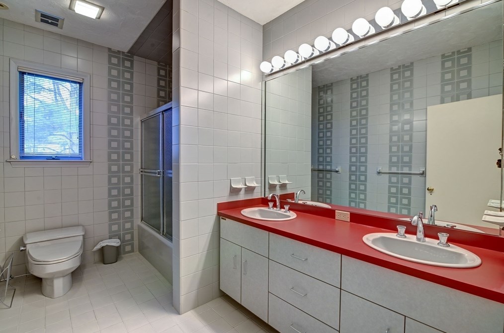 14 Seneca Rd, Canton MA 02021-1251 exterior