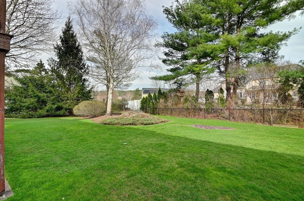 14 Seneca Rd, Canton MA 02021-1251 exterior