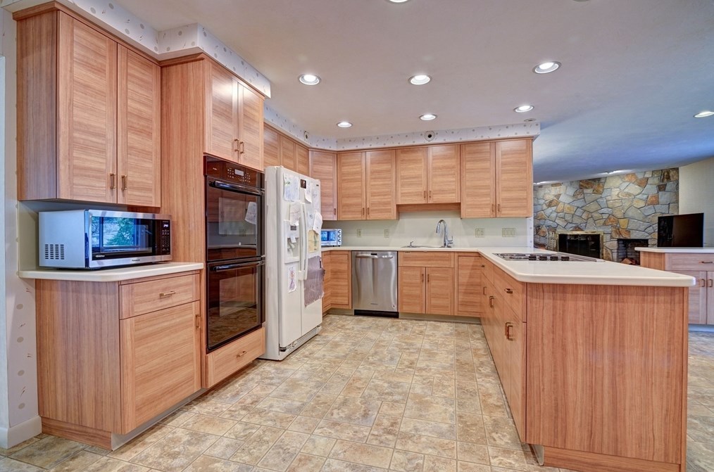 14 Seneca Rd, Canton MA 02021-1251 exterior