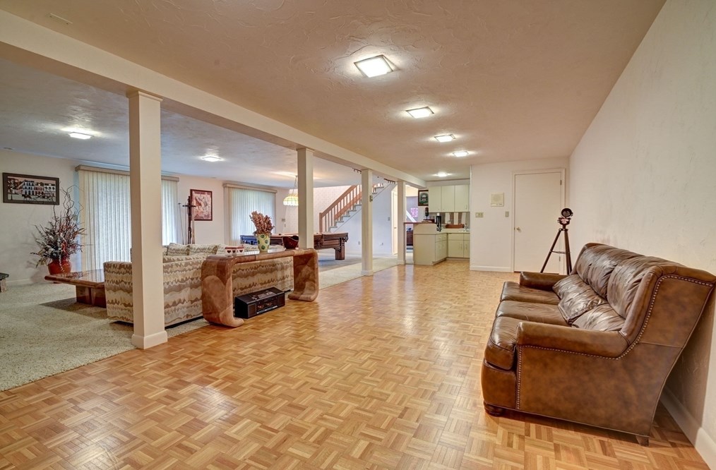 14 Seneca Rd, Canton MA 02021-1251 exterior