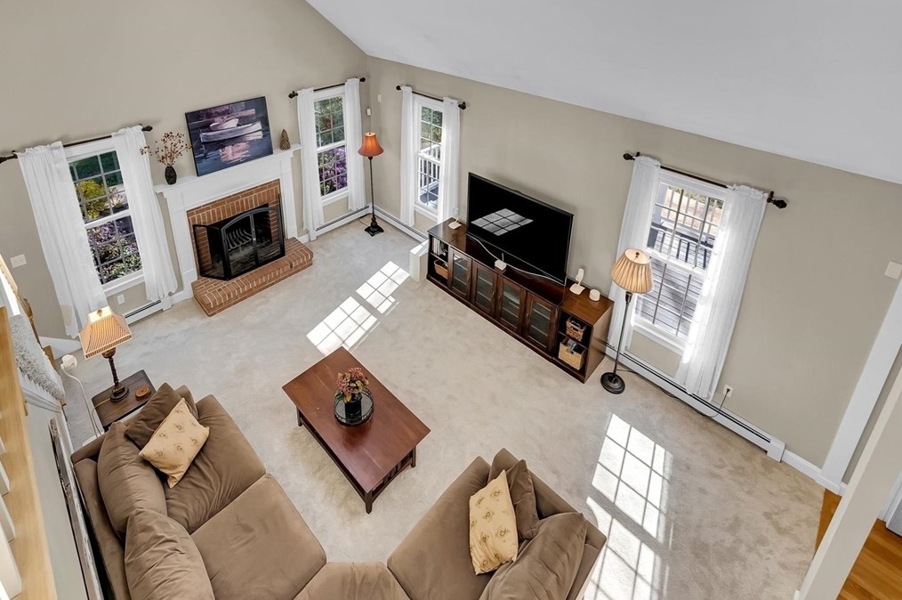 9 Juniper Rd, Upton MA 01568 exterior