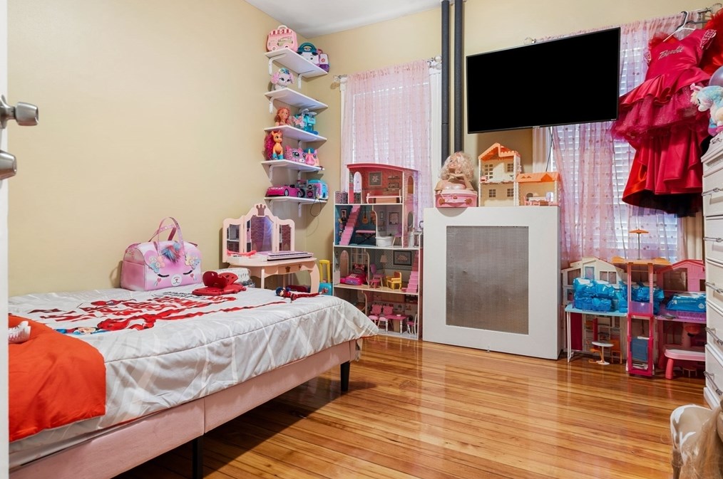 117 Draper St, Boston MA exterior