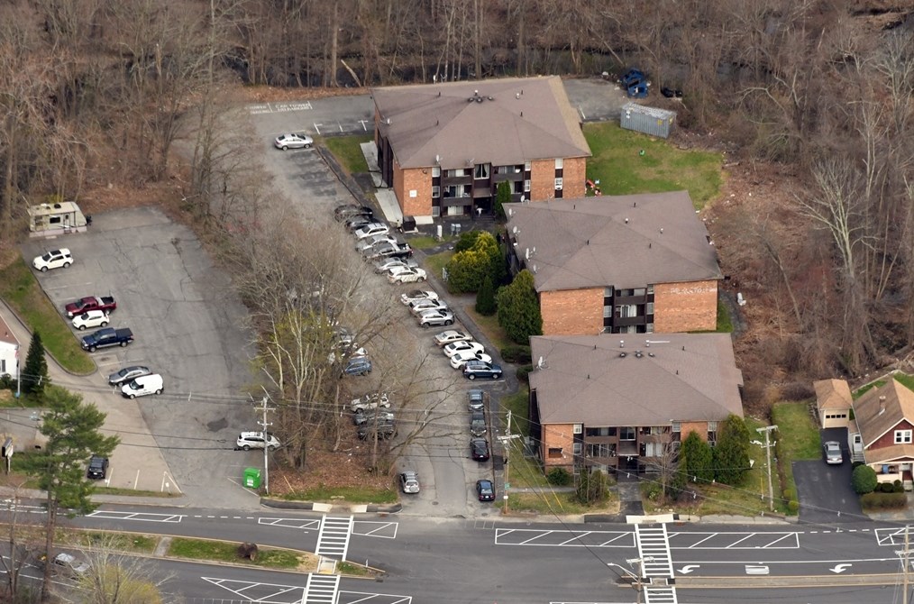 556 Mill St, Worcester MA  01602-2447 exterior