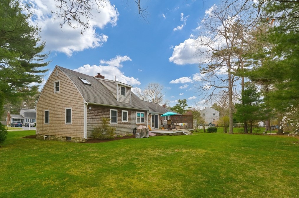 143 Meadow Rd, Plymouth MA 02360-4783 exterior