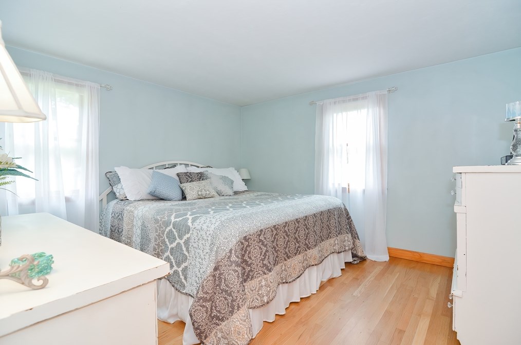 143 Meadow Rd, Plymouth MA 02360-4783 exterior