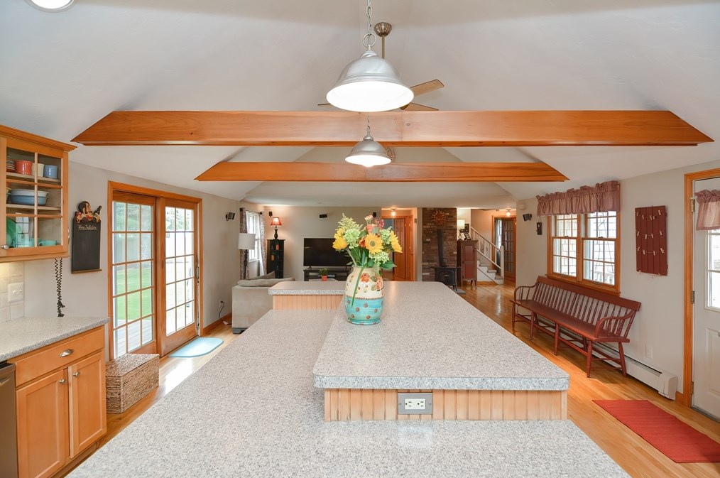 143 Meadow Rd, Plymouth MA 02360-4783 exterior