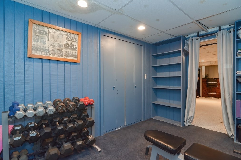 143 Meadow Rd, Plymouth MA 02360-4783 exterior