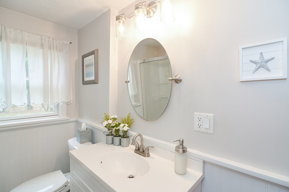 143 Meadow Rd, Plymouth MA 02360-4783 exterior