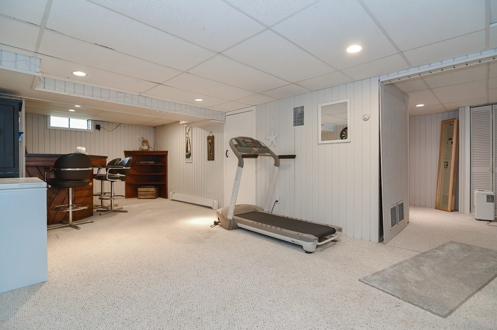 143 Meadow Rd, Plymouth MA 02360-4783 exterior