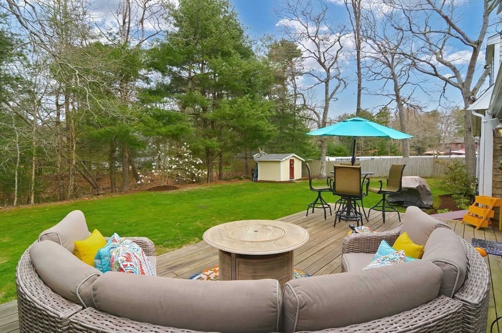 143 Meadow Rd, Plymouth MA 02360-4783 exterior