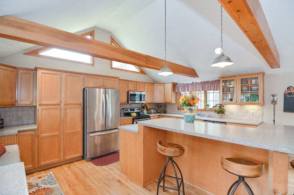 143 Meadow Rd, Plymouth MA 02360-4783 exterior